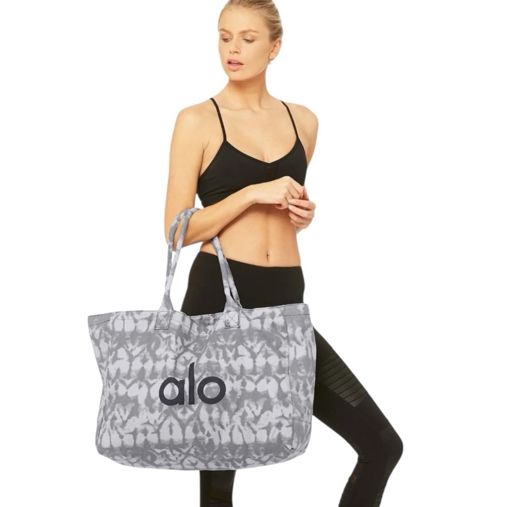 ALO YOGA ICONIC GREY TIE DYE CANVAS OVERSIZED SHOPPER TOTE **NWT** - Picture 14 of 16